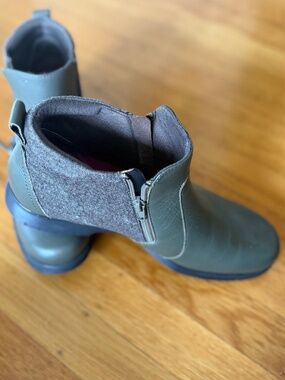 Munro ankle boots